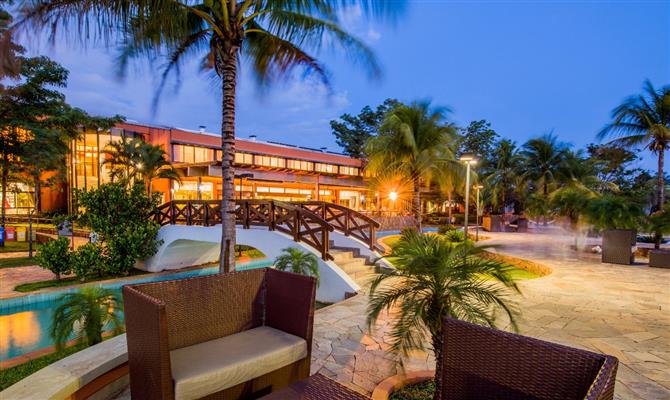 Vista da piscina do Blue Tree Park Lins